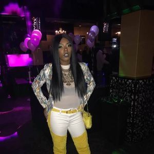 Meet your Posher, Kayelle